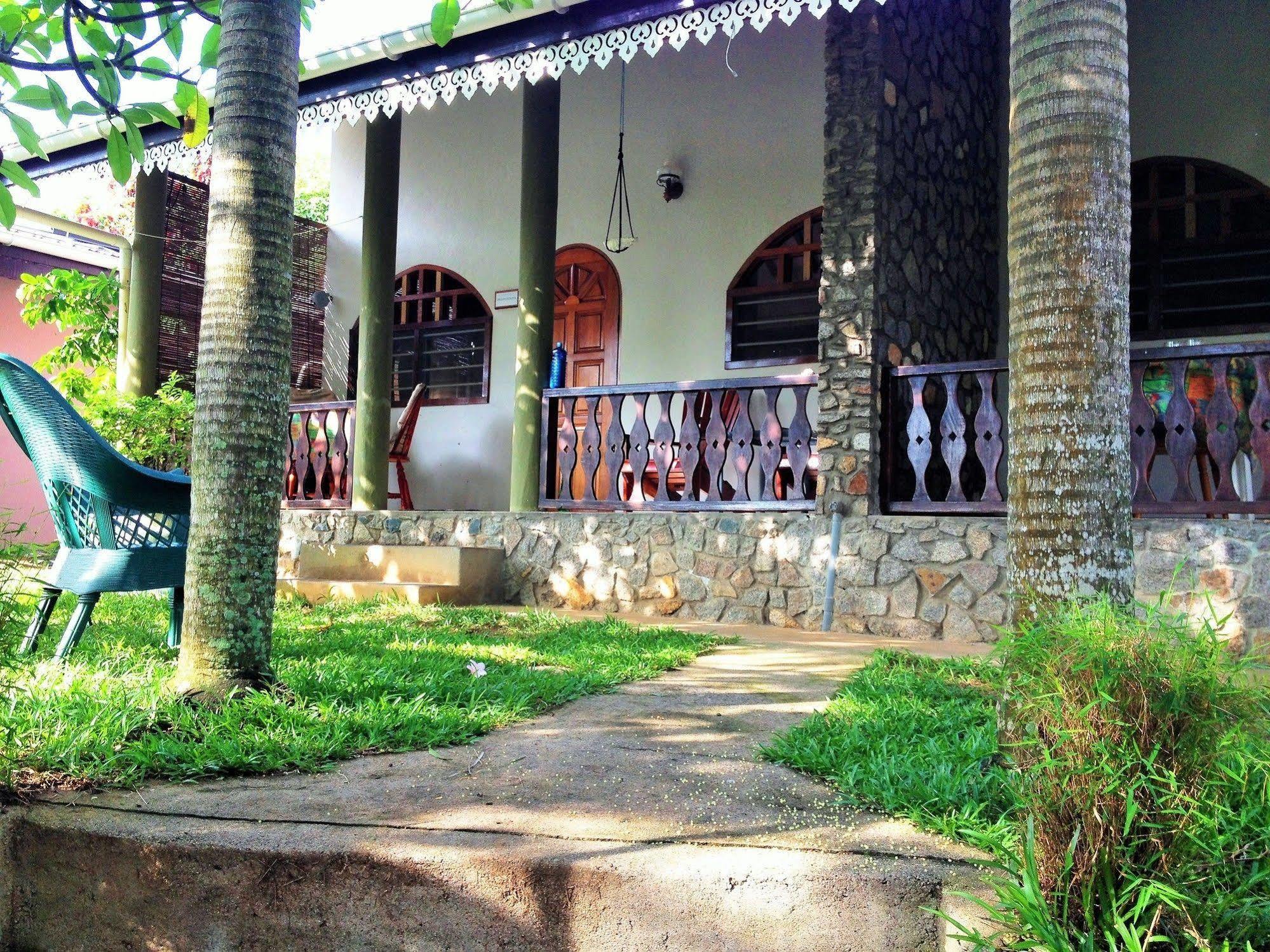 Romance Bungalows Beau Vallon  Exterior photo